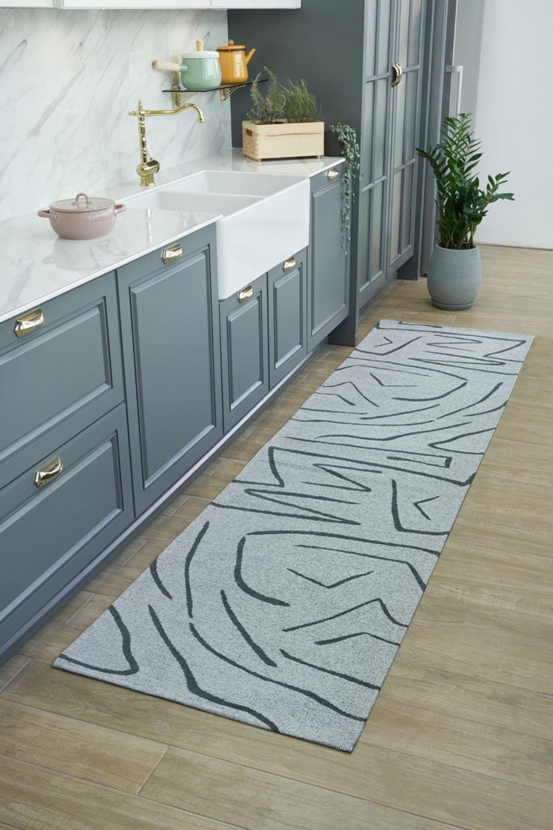 Abstract Gray rug kitchen